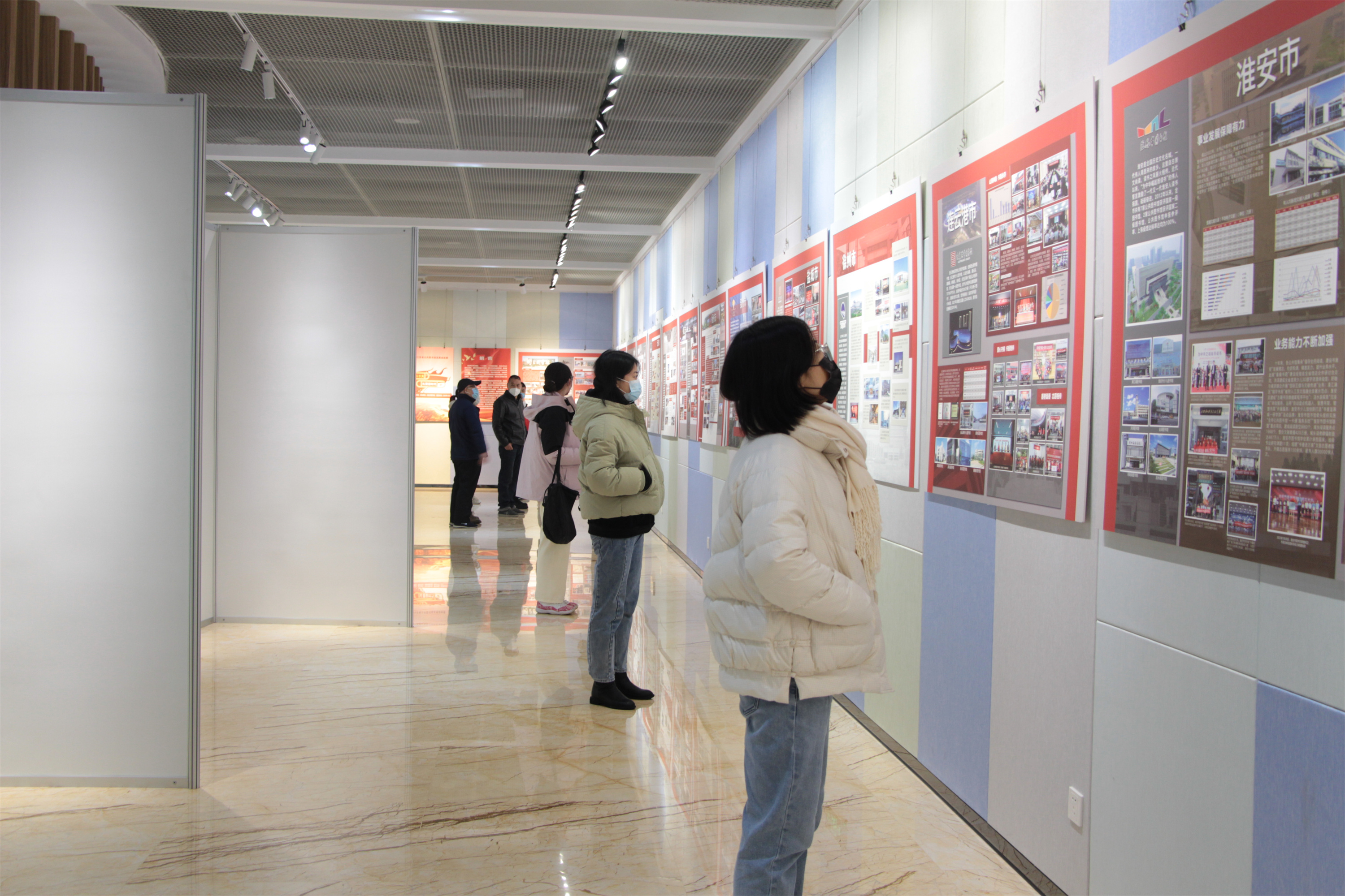 [12月份展讯]“喜庆二十大 礼赞新时代”——新时代江苏省公共图书馆发展成就展在海安市图书馆展出