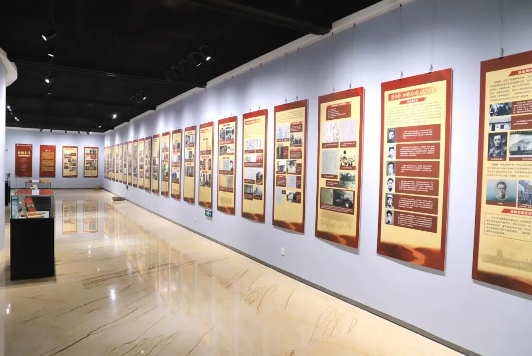 《壮丽史诗——南通地区抗日战争史专题展》在海安市图书馆展出